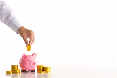 お金をコツコツ貯める貯金箱